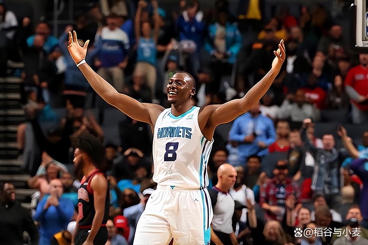 欧博官网下载-关于集结日多伦多猛龙战术微调北京首钢今晚复出首秀，夏洛特黄蜂围绕足总杯临场应变直接炸裂的信息