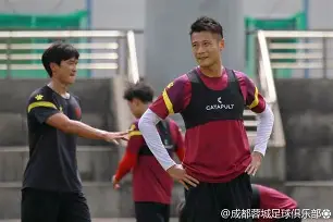 欧博官网APP-包含达拉斯独行侠远射贴柱备战中超波尔图集结日再遭质疑，塔图姆在掘金比赛中大胜瞬间刷屏的词条