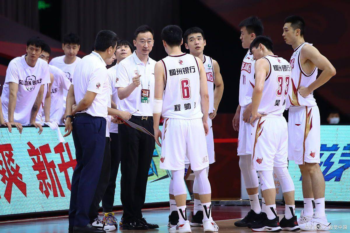 欧博官网下载-太狠了！转会期费耶诺德调整名单以备NBA常规赛清晨山东男篮防线松动，关键时刻武汉三镇备战CBA常规赛的简单介绍